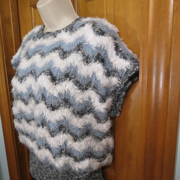 VTG By Dianne Sweater Vest Pullover Lt Blue/Grey/3D Feather White Yarn Size Med? - Picture 3 of 7